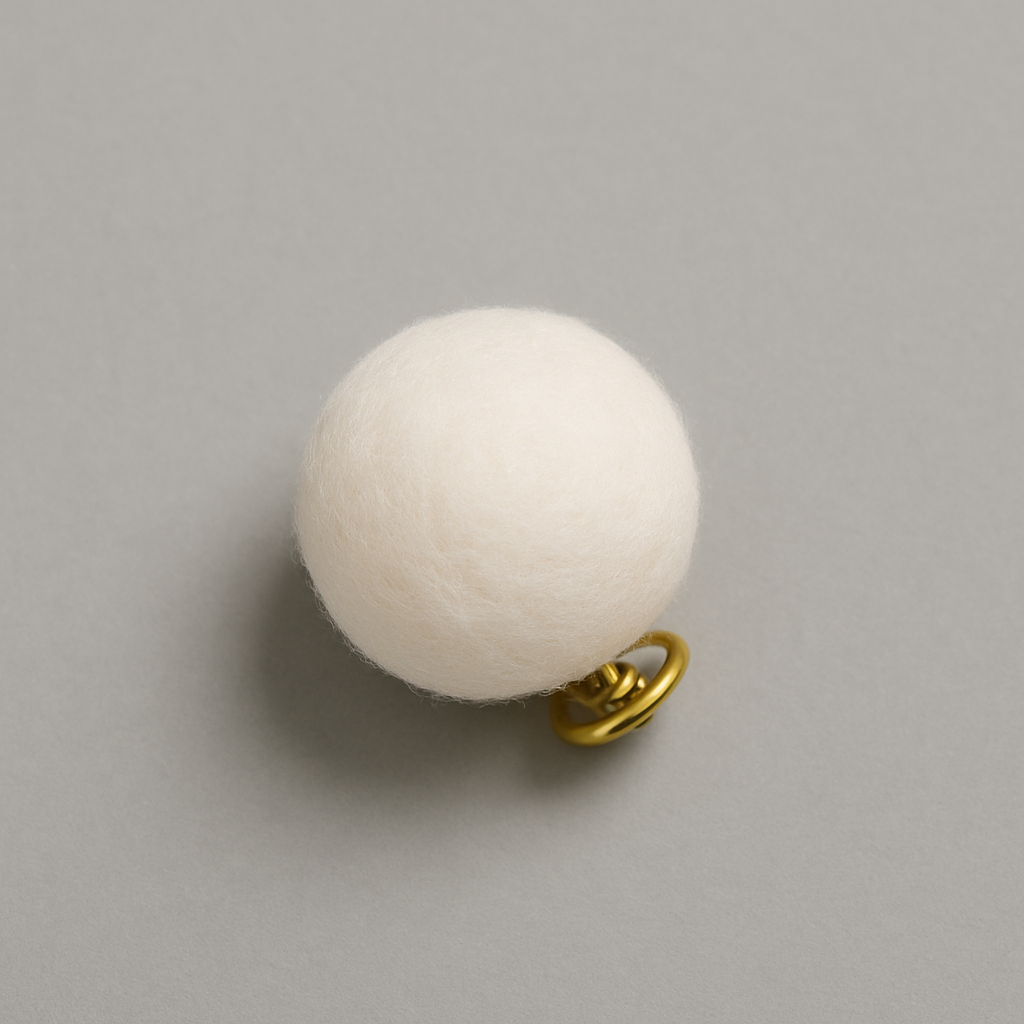 FREEDOM POMPOM 100 (50 Pins & 50 Magnets)